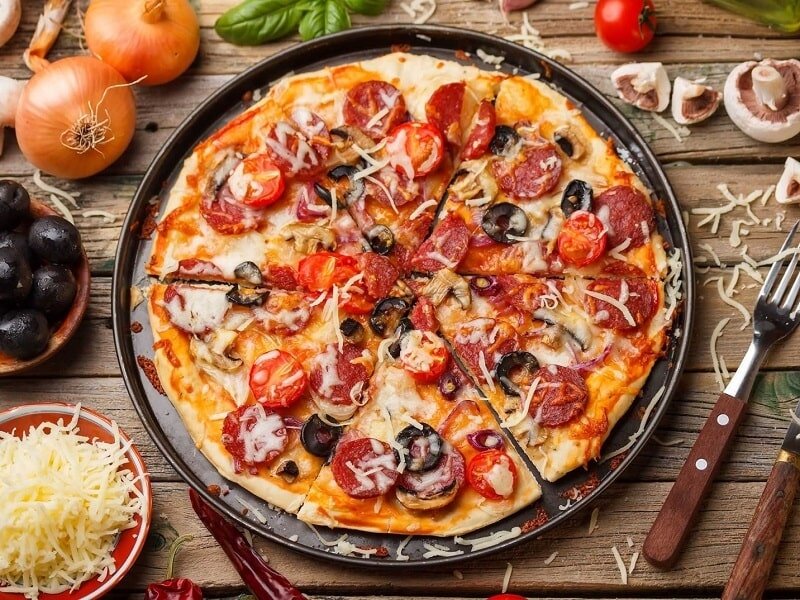 Pizza thơm ngon hấp dẫn với cách làm bánh không cần lò nướng