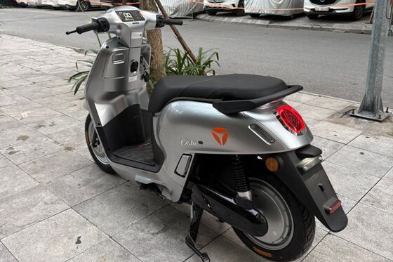 Yadea Osta giảm 2,6 triệu đồng, đi tới 181 km/lần sạc cùng loạt trang bị hiện đại