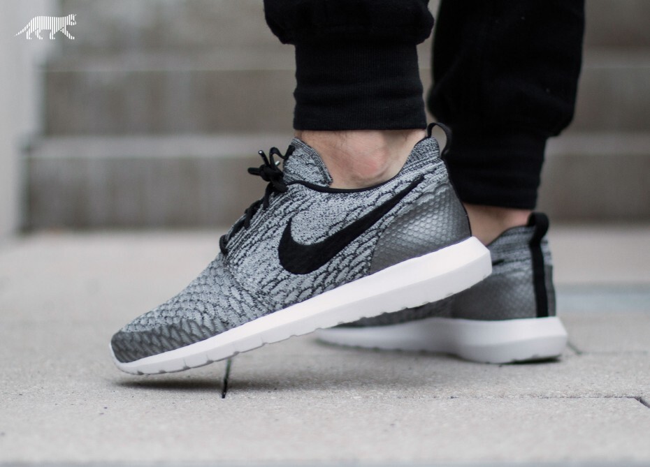 Giày nike Roshe Run den Giày nike Roshe Run den