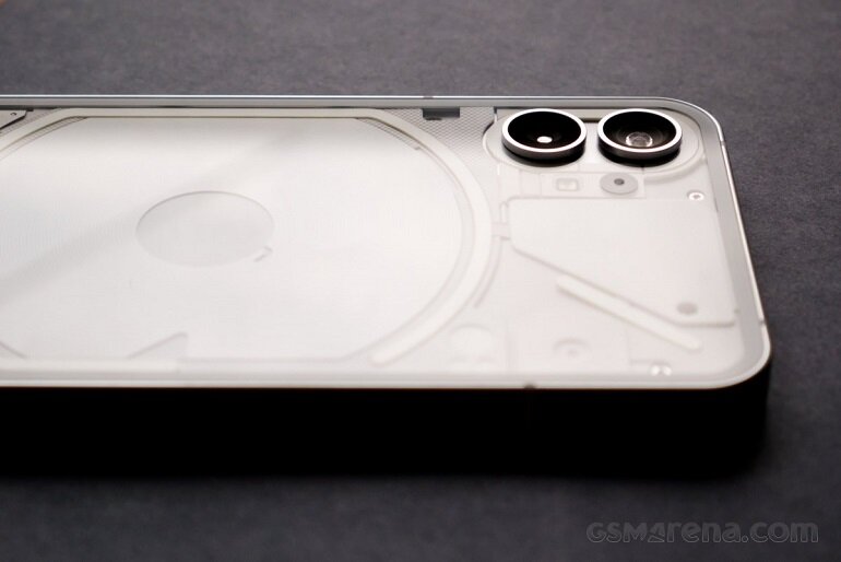 trên tay nothing phone 1
