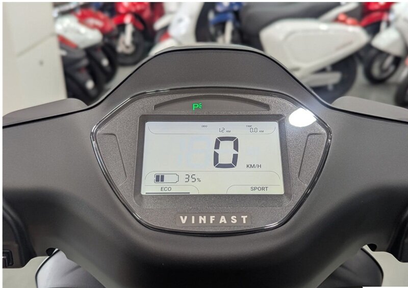 Giá VinFast Klara NEO bất ngờ giảm còn 25 triệu, trang bị sang xịn, đi 112 km/lần sạc