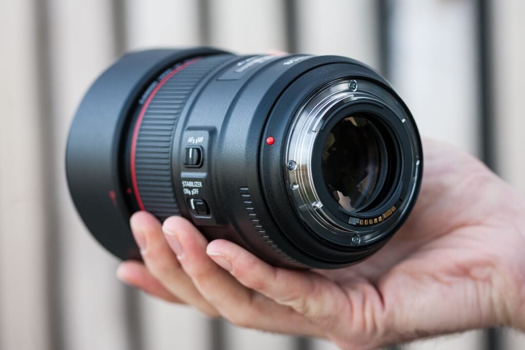 Canon EF 85mm f/1.4L IS USM giải đáp Canon 70D nên dùng lens nào?