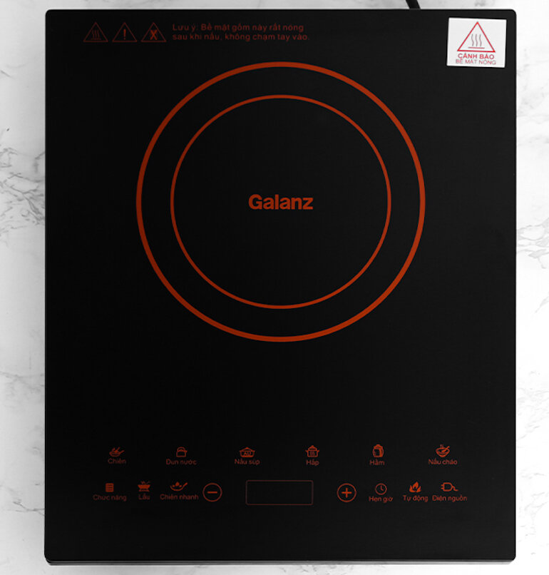 Bếp từ Galanz CH211E có thiết kế mỏng nhẹ với 1 vùng nấu tiết kiệm diện tích.