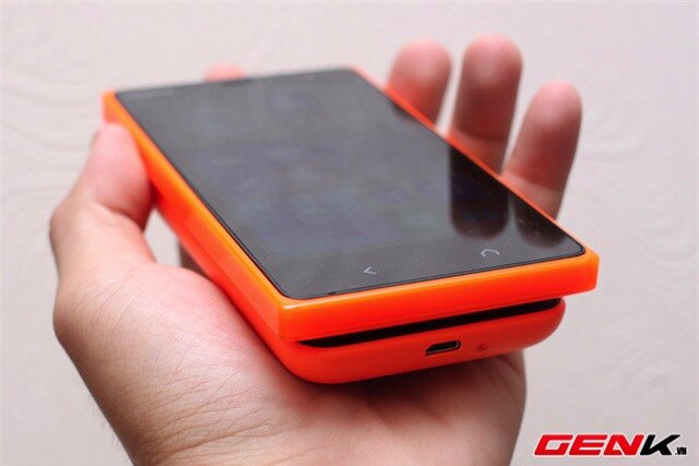 So sánh Nokia X2 và Lumia 530: Giá rẻ khoe tài