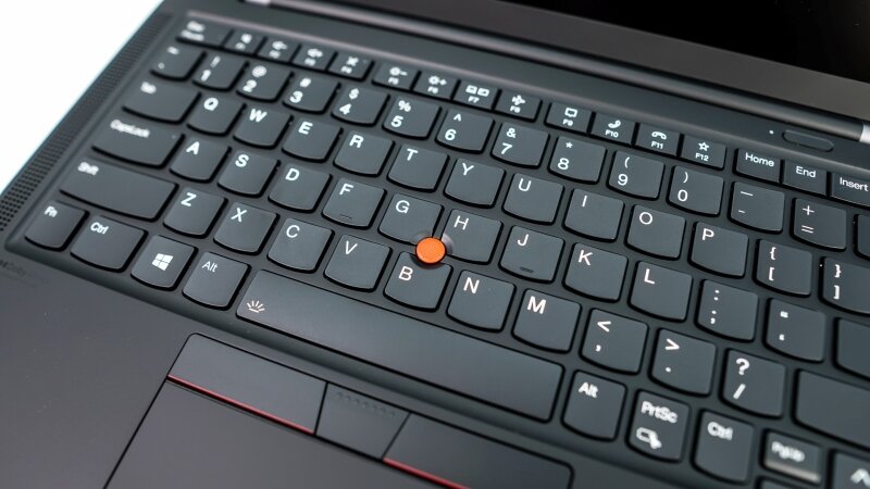 Đánh giá laptop Lenovo ThinkPad X1 Carbon Gen 9: Có nên mua trong năm 2024?