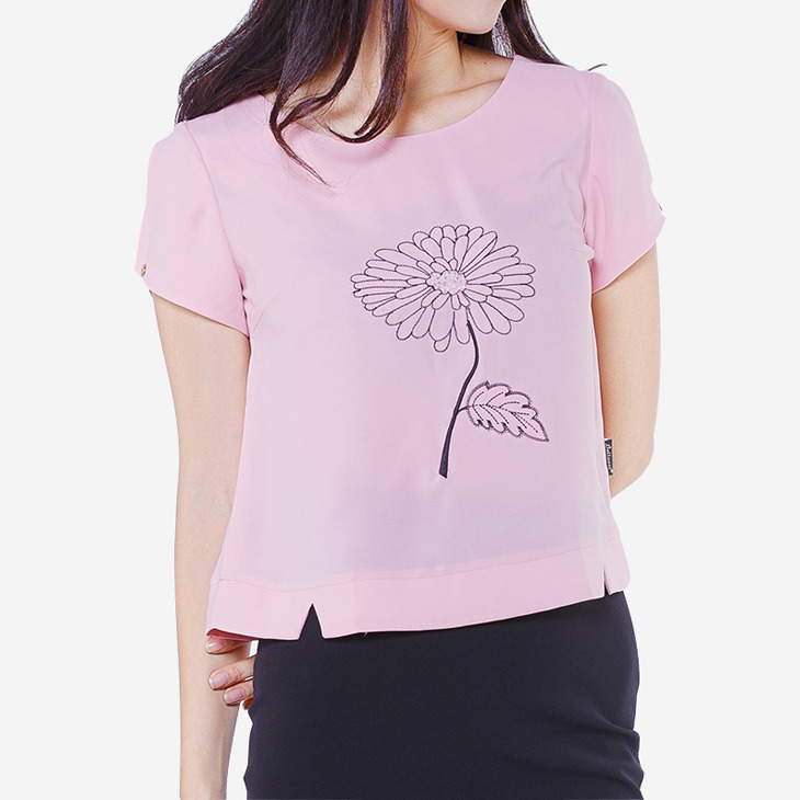 Áo kiểu phối hoa thêu màu hồng The One Fashion ADB1483HN