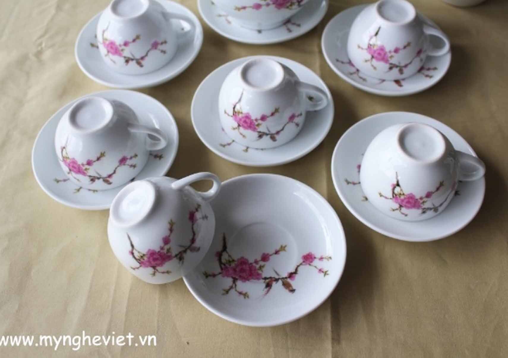 Bộ bình trà men trắng vẽ hoa đào MNV-TS004