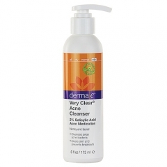 Chất tẩy rửa Very Clear Acne Cleanser làm sạch da mặt