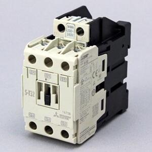 Contactor Mitsubishi S-T32 AC300V