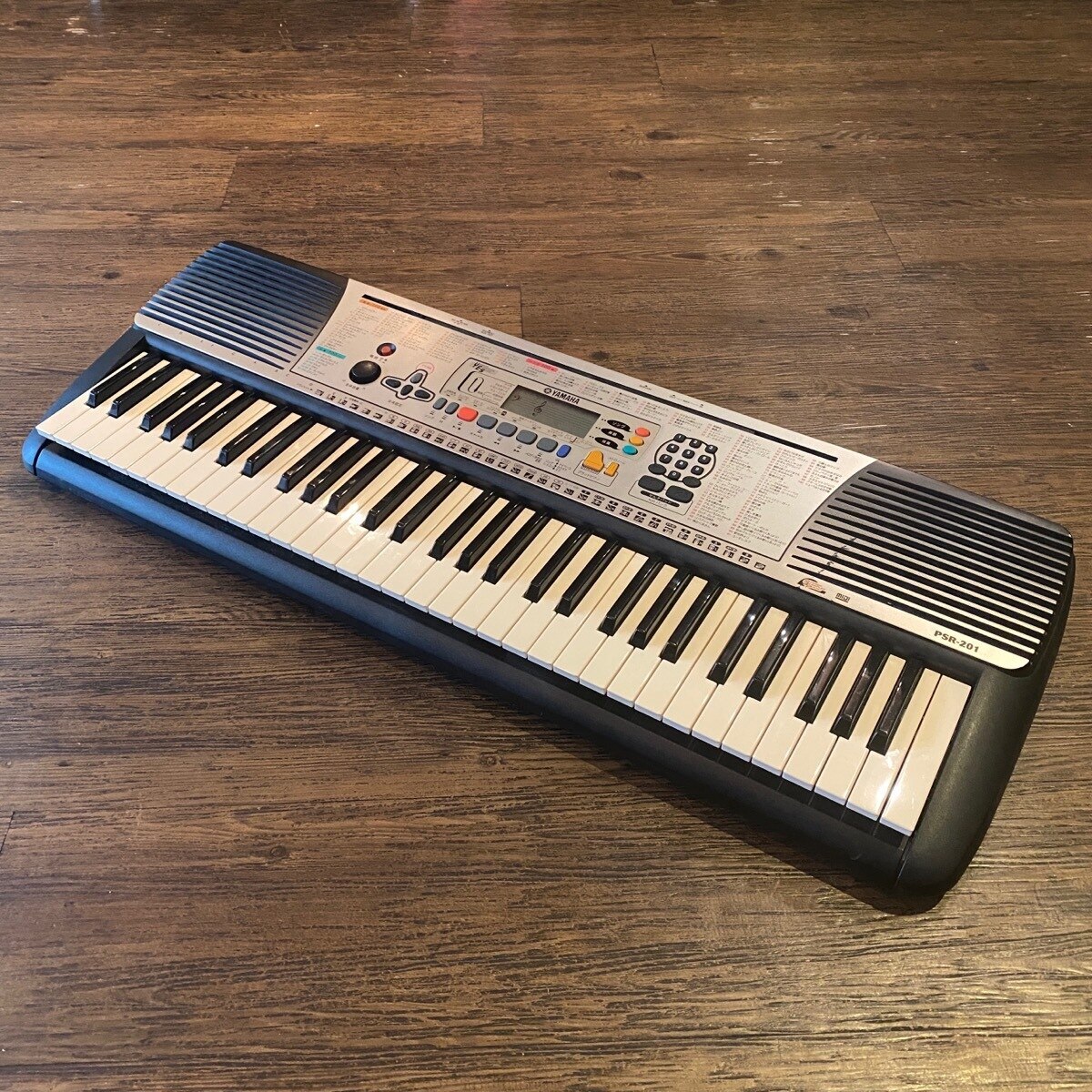 Đàn organ Yamaha PSR201