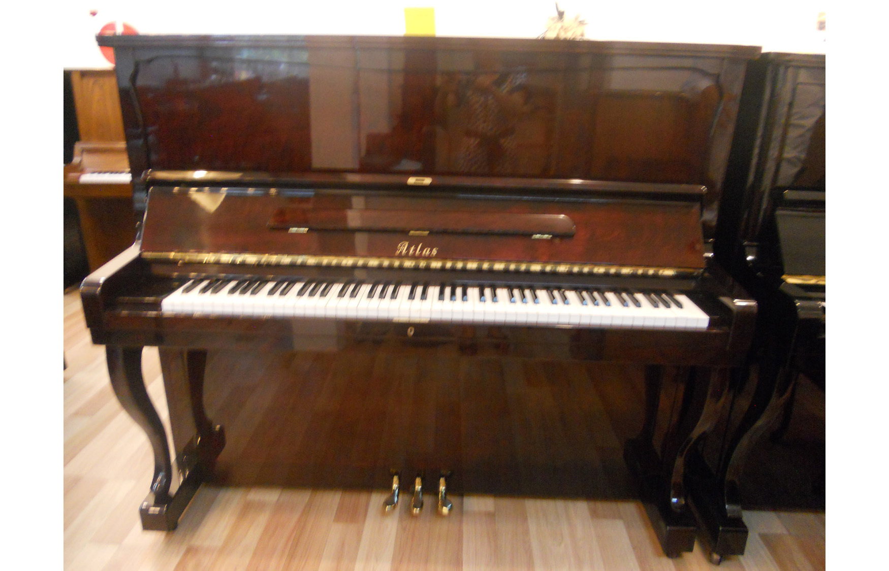Đàn piano Atlas NA605