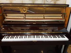 Đàn piano Belton FU50