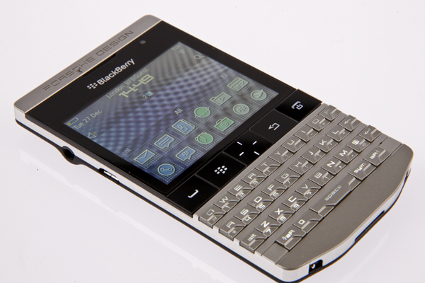 Điện thoại BlackBerry Porsche Design P'9981 - 8GB