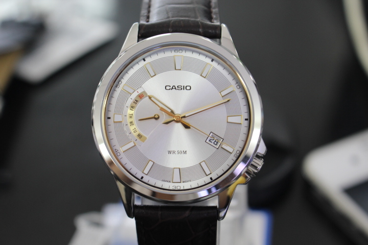 Đồng hồ Casio nam MTP-E136L-7AVDF