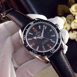 Đồng hồ nam Omega dây da OM007