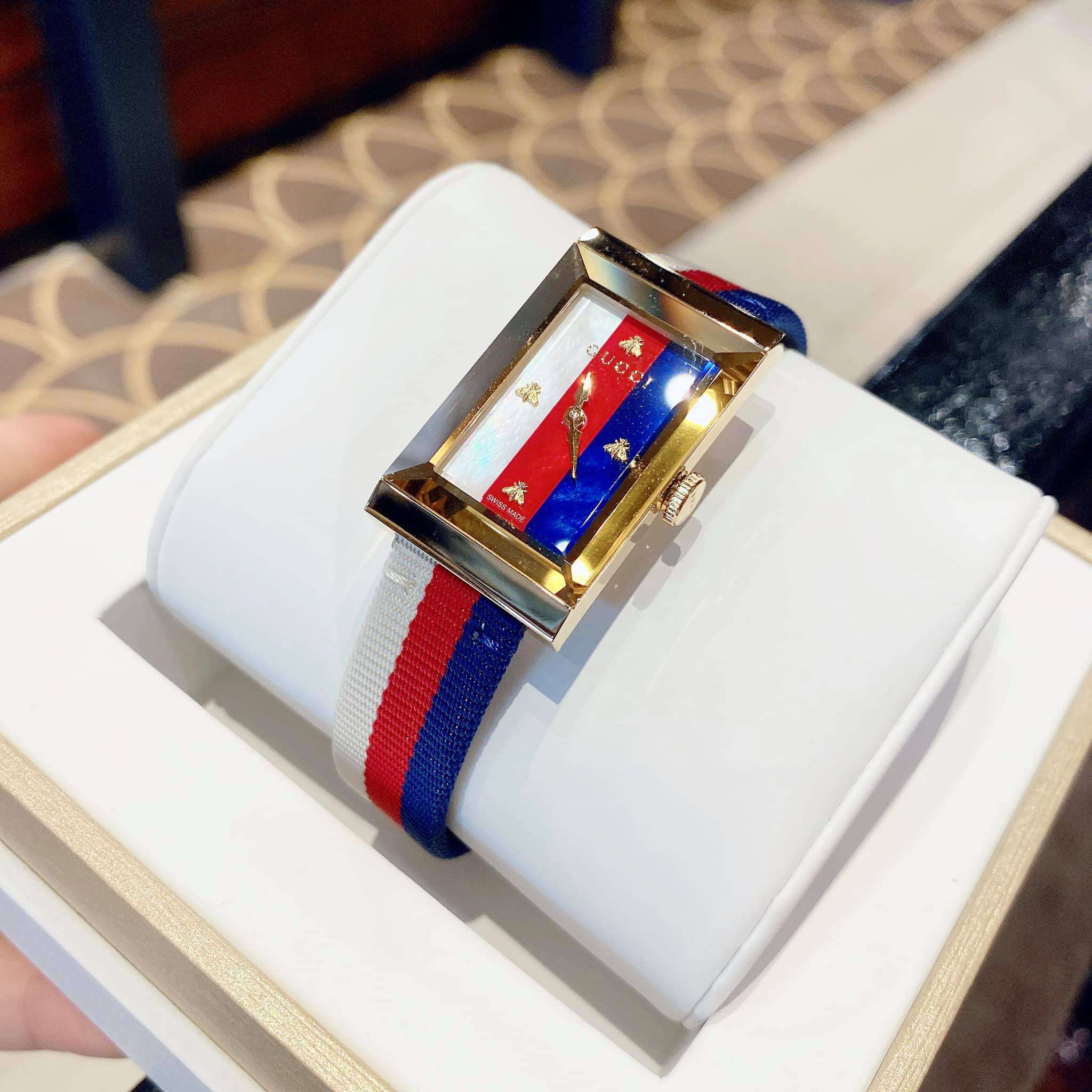 Đồng hồ nữ Gucci YA147405