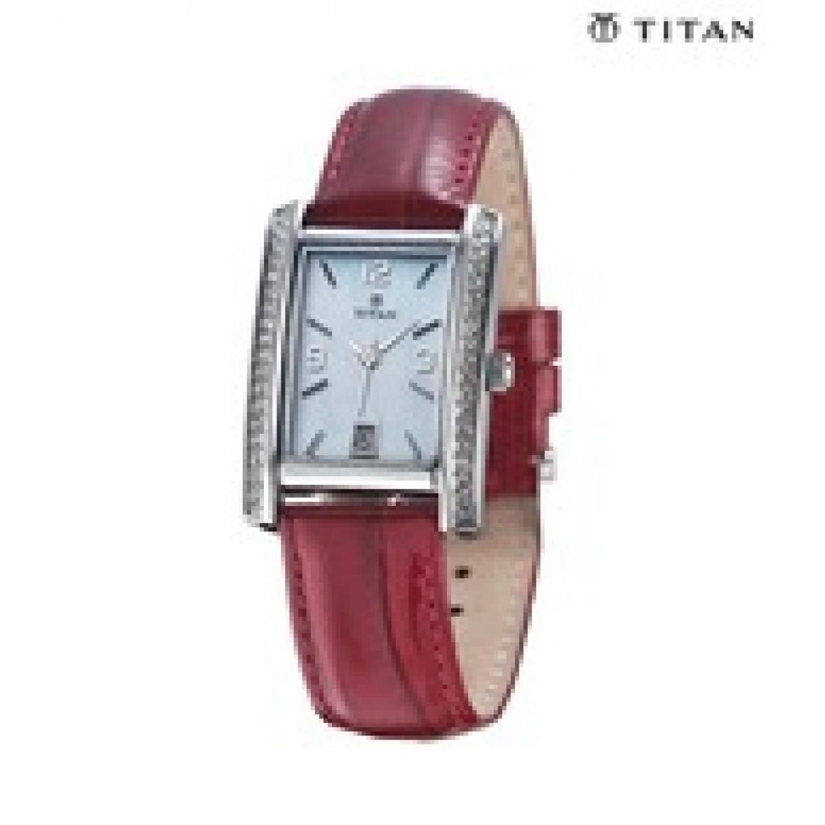 Đồng hồ nữ Titan 9807SL02