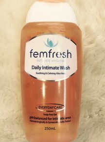 Dung dịch vệ sinh phụ nữ Femfresh