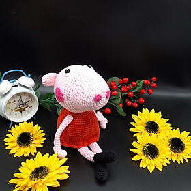 Gấu bông móc len Amigurumi cao cấp – Heo Peppa Váy đỏ quà tặng nhồi bông – SP000322