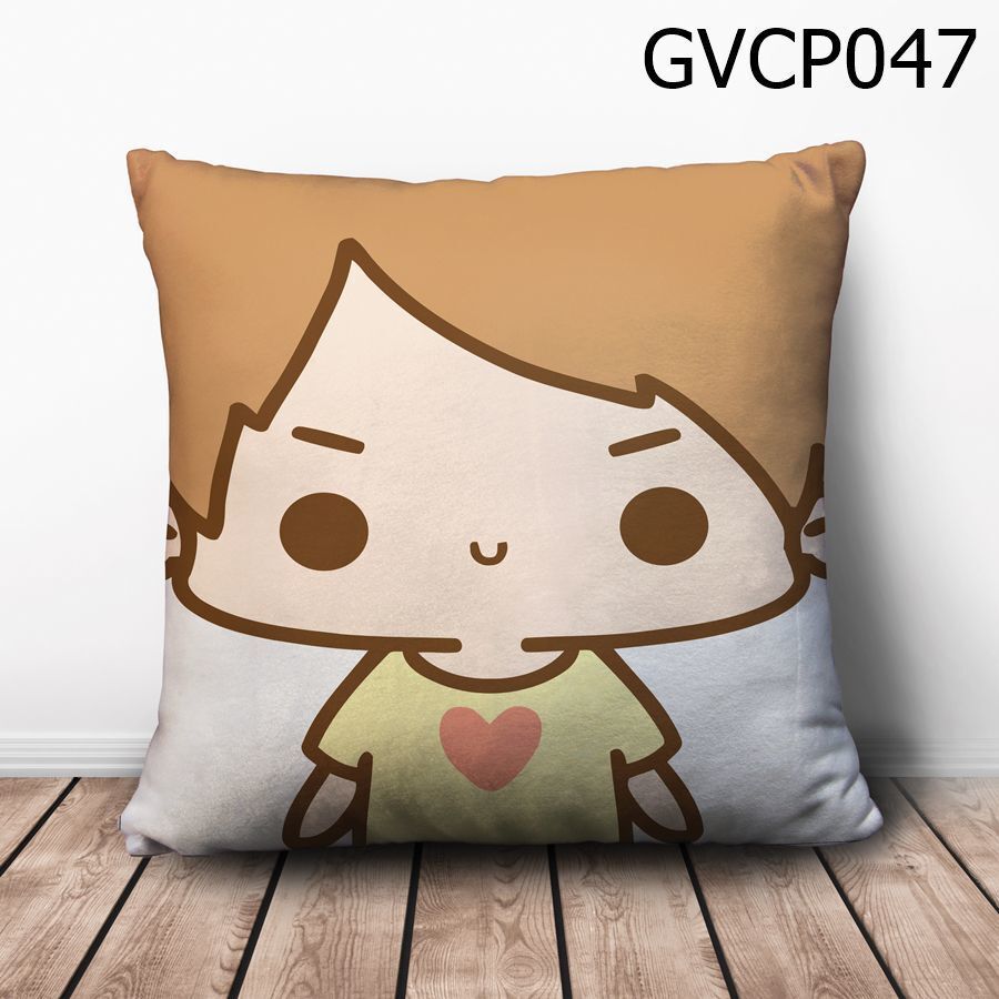 Gối vuông Cậu bé áo vàng - GVCP047