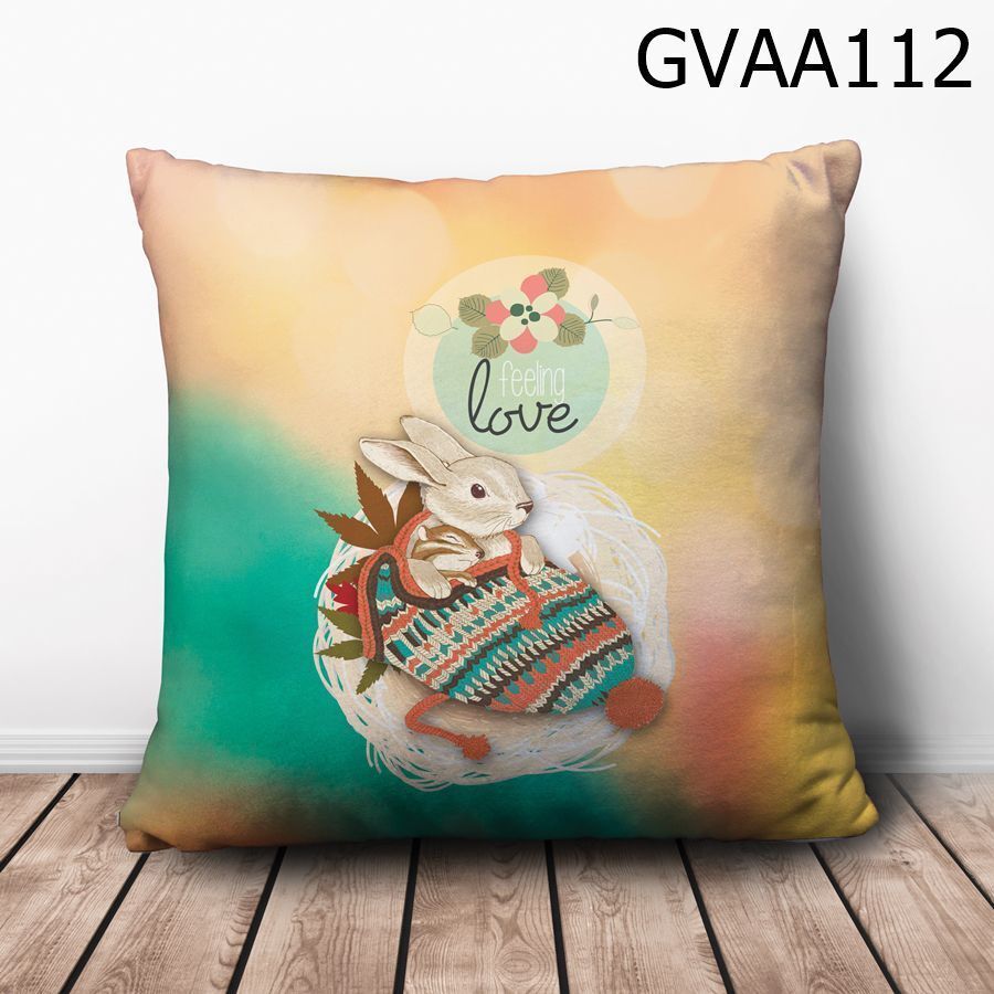 Gối vuông thỏ và sóc trong nón len - GVAA112