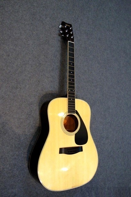 Đàn Guitar Acoustic Yamaha FG-201B