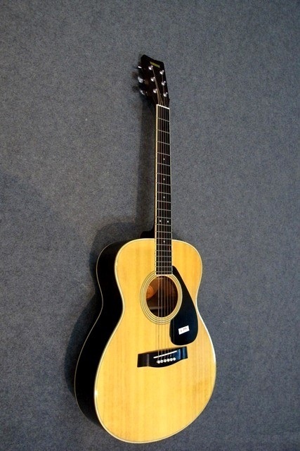 Đàn Guitar Acoustic Yamaha FG-202 (FG-202B)