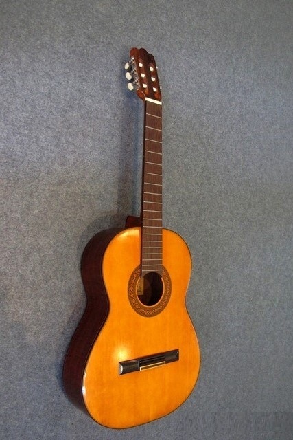 Đàn Guitar Classic ABE GUT 65B