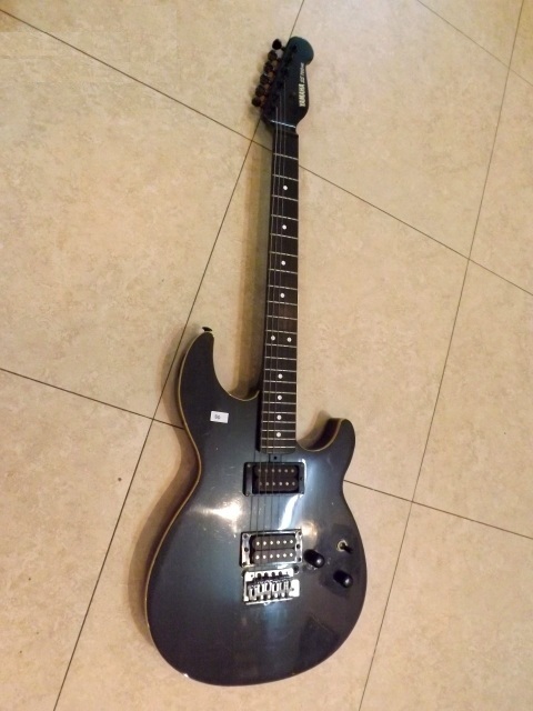 Đàn Guitar Điện Yamaha SE-700-HE