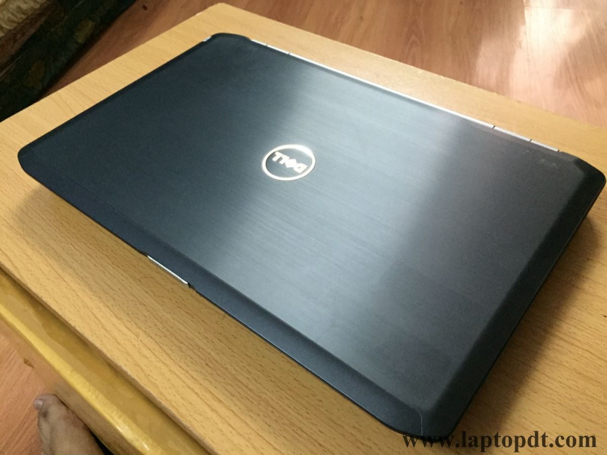 Laptop Dell Latitude E5520 - Core i5-2520M Sandy Bridge 2.5 GHz, 3MB cache, DDR3: 4GB, HDD: 250GB, 15.6 inch