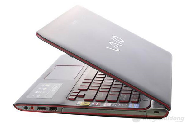 Laptop Sony Vaio SVE14A35CV - Intel core i5, 4GB RAM, HDD 750GB, Radeon AMD HD 7670M 2G, Bluetooth, 14 inch