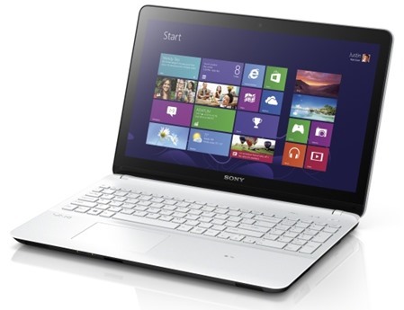 Laptop Sony Vaio SVF15414CX - AMD A10-5745M / 4GB DDR3 / 750GB HDD / ATI HD HD8610G 1GB / 15.6