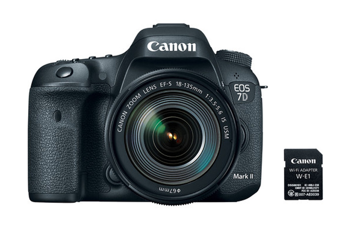 Máy ảnh Canon EOS 7D II w/18-135 IS USM + W-E1