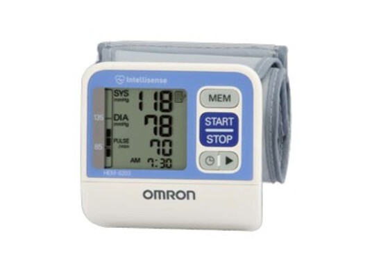 Máy đo huyết áp cổ tay Omron HEM-6203