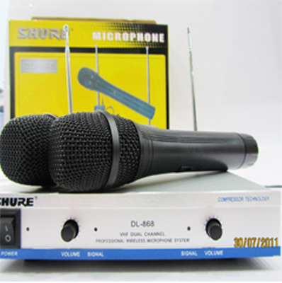Micro karaoke không dây Shure DL 868