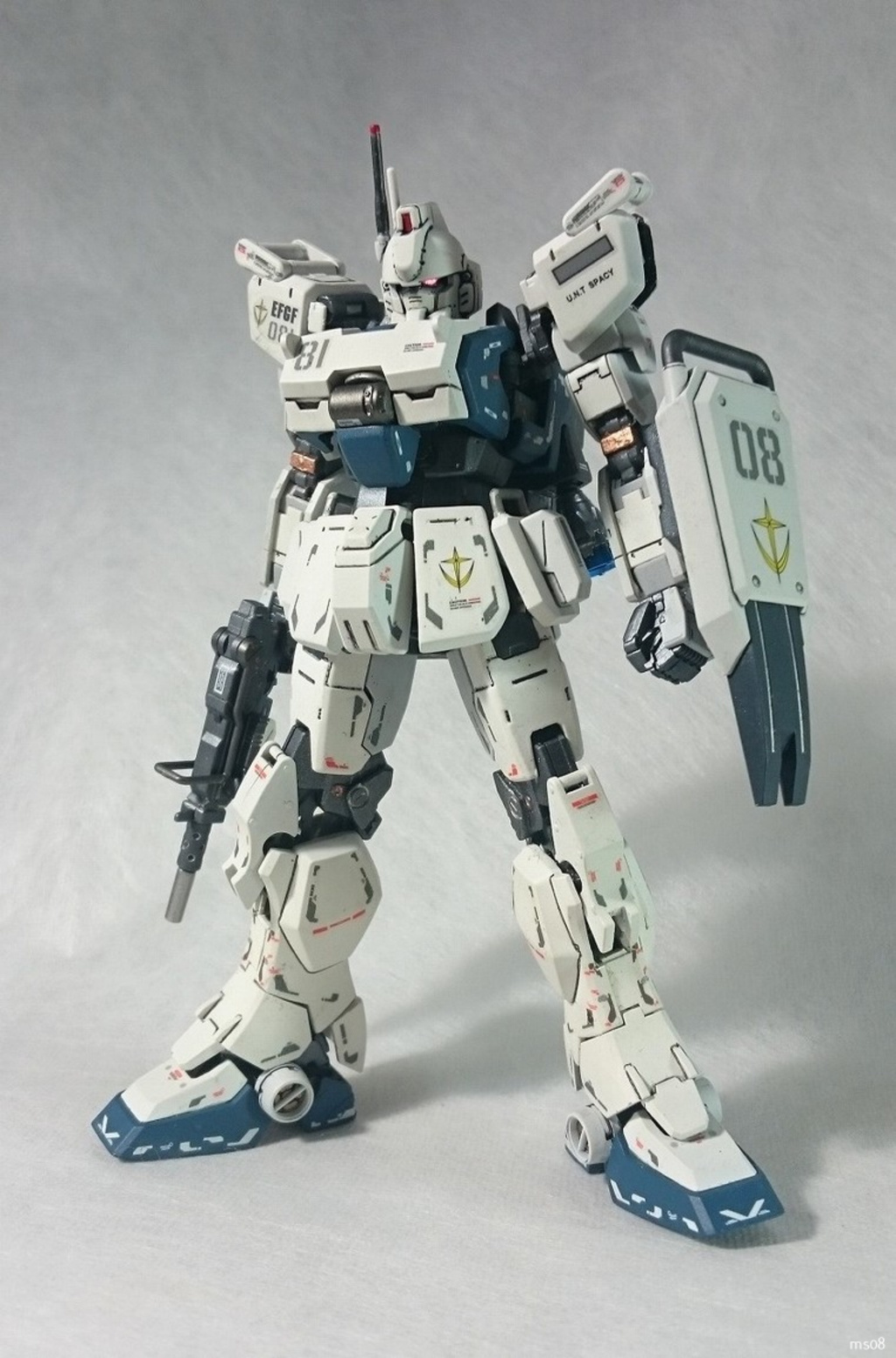 Mô hình lắp ráp Gundam Bandai RX-79[G]Ez-8