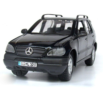 Mô hình ô tô Mercedes-Benz ML Maisto 31947 tỉ lệ 1:24