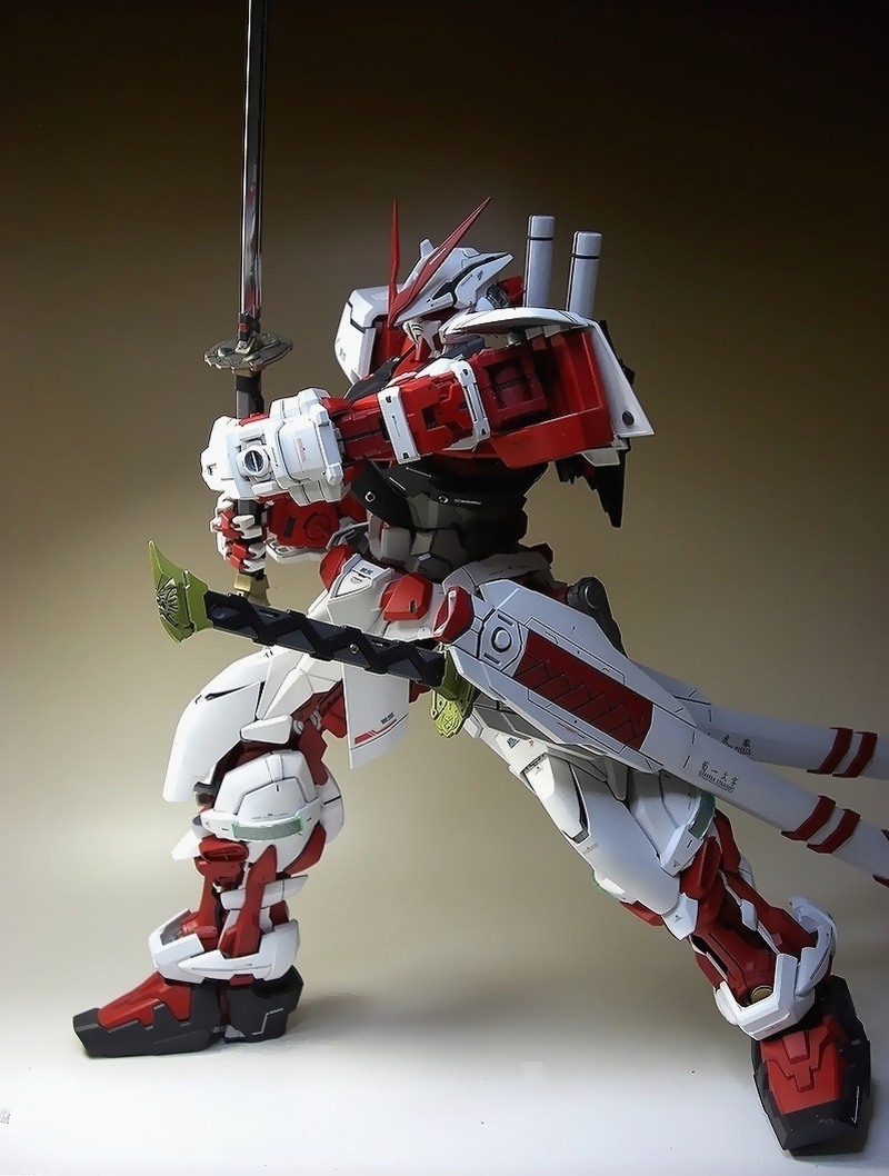 Mô hình PG Gundam Astray Red Frame Bandai