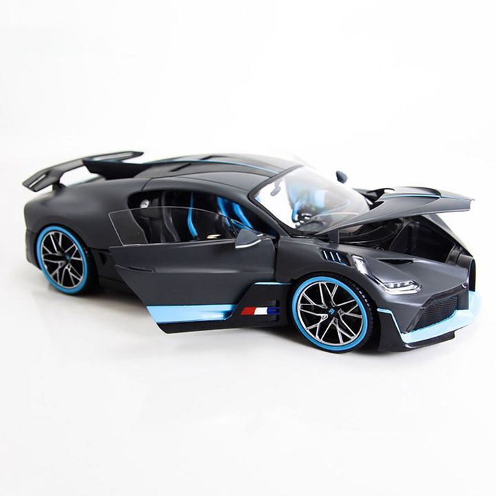 Mô hình xe Bugatti Divo 1:18 Bburago