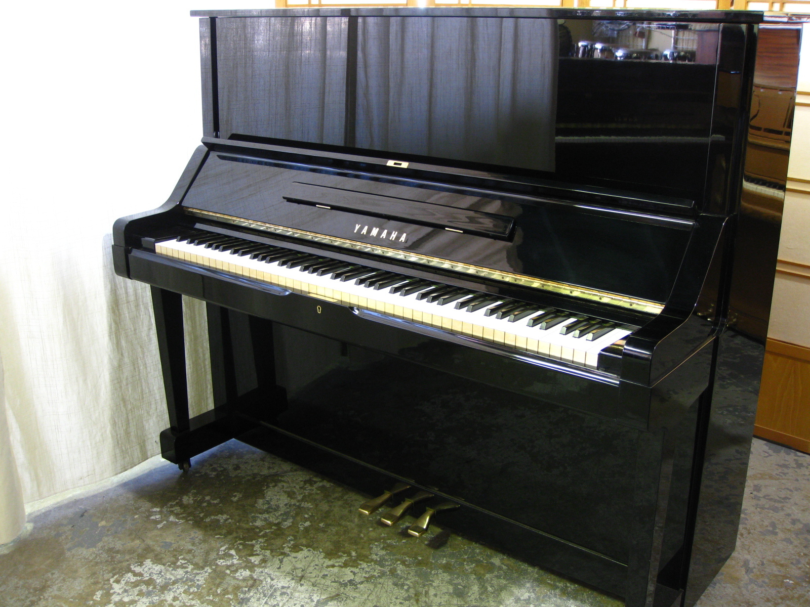 Piano Yamaha UX30BL 