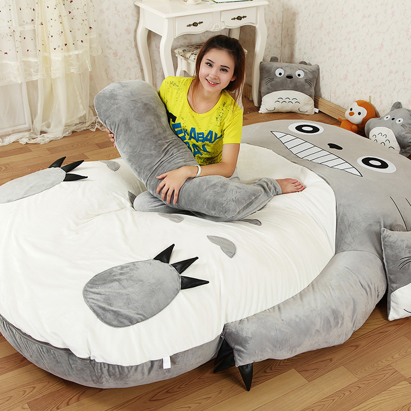 Nệm thú bông Totoro nhe răng (1.6 x 2.1m)