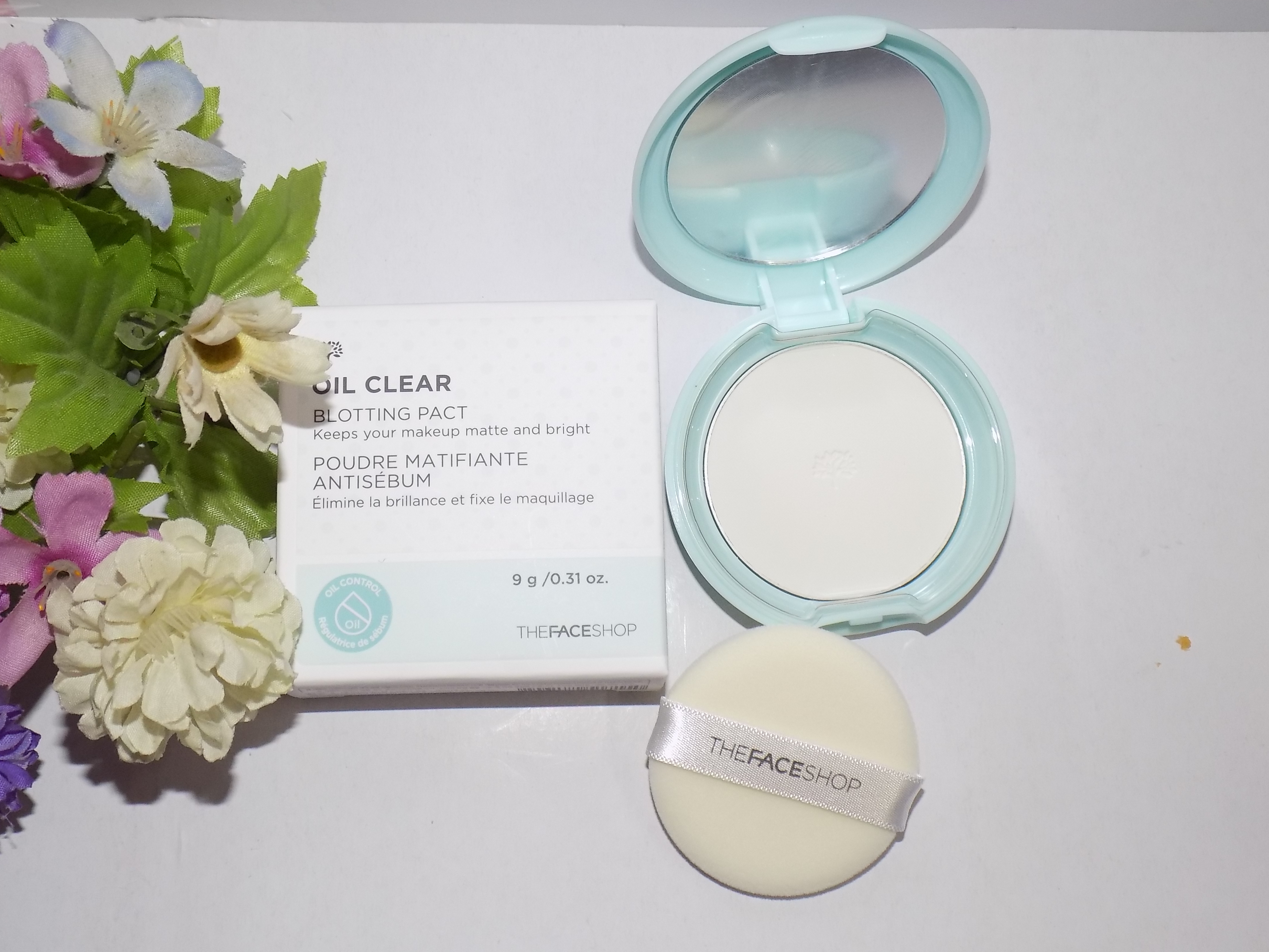 Phấn phủ Thefaceshop Oil Clear Blotting Pact
