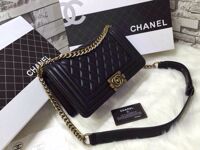 Túi xách Chanel Boy Classic