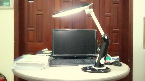 Đèn học Eyelux ELX-7100B 
