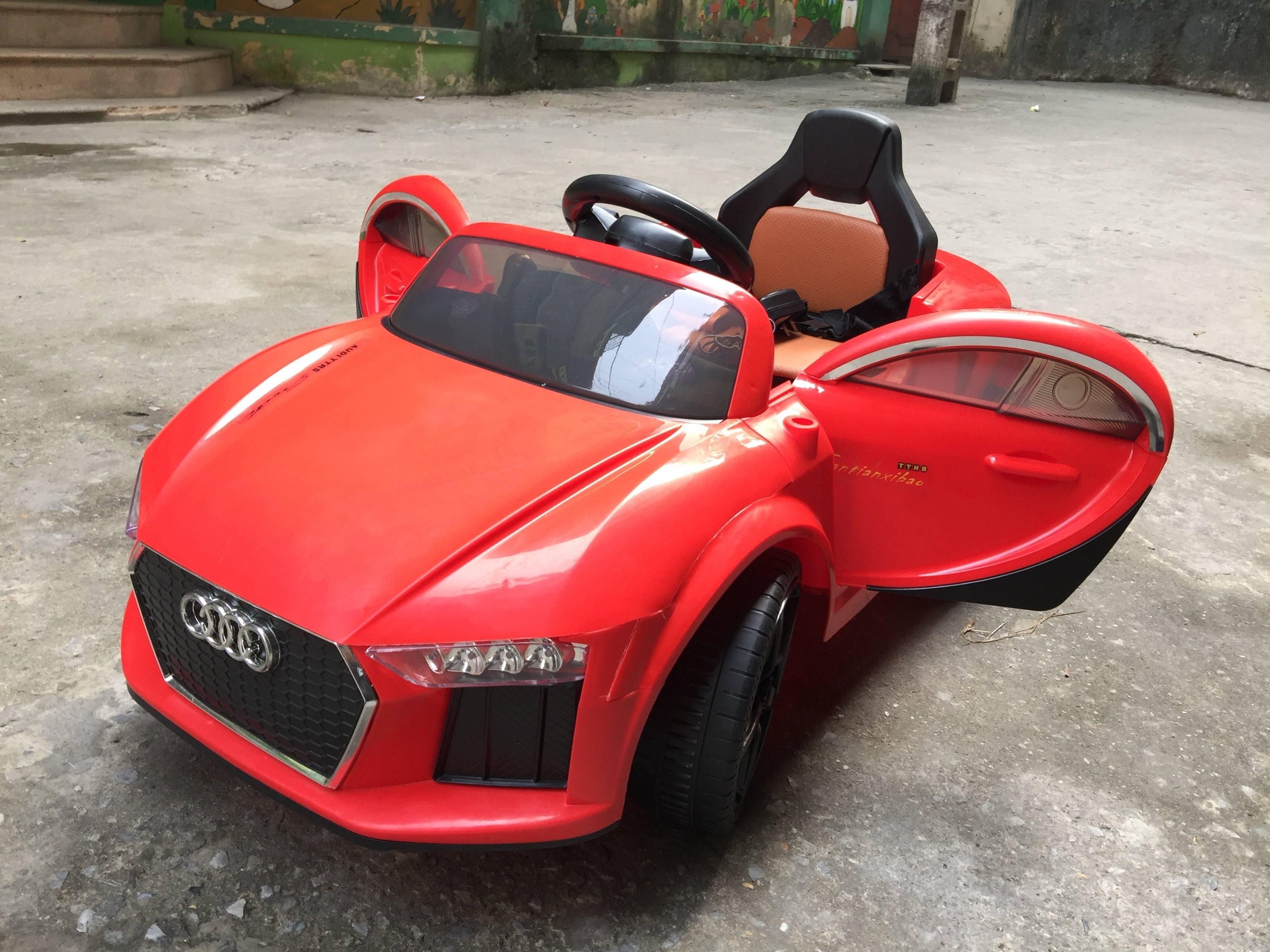 Xe ô tô điện trẻ em Audi 7586