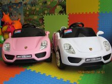 Xe ô tô điện trẻ em Porsche KYD-3988 - trắng/ hồng/ đỏ
