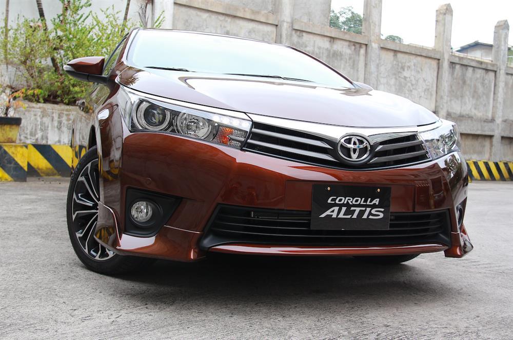 Xe ô tô Toyota Corolla Altis 2.0 V CVT-i Số Tự Động