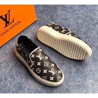 . 🔥 Giày lười nam thời trang màu đen vân hoa trắng (fullbox) 🌺 . .