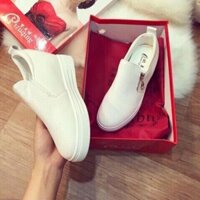 . Giày nữ Slip on giày độn đế 2 màu đen trắng siêu hót hít ;'.