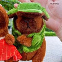 ** Móc khoá nhồi bông Capybara áo nón xanh lá